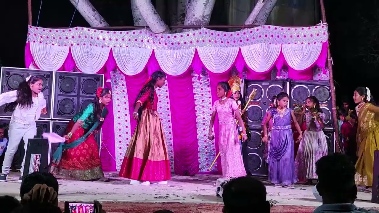 வேப்பில்லை வேப்பில்லை…வெக்காளியம்மன் வேப்பில்லை…கத்திப்போல் வேப்பில்லை…காளியம்மன் வேப்பில்லை