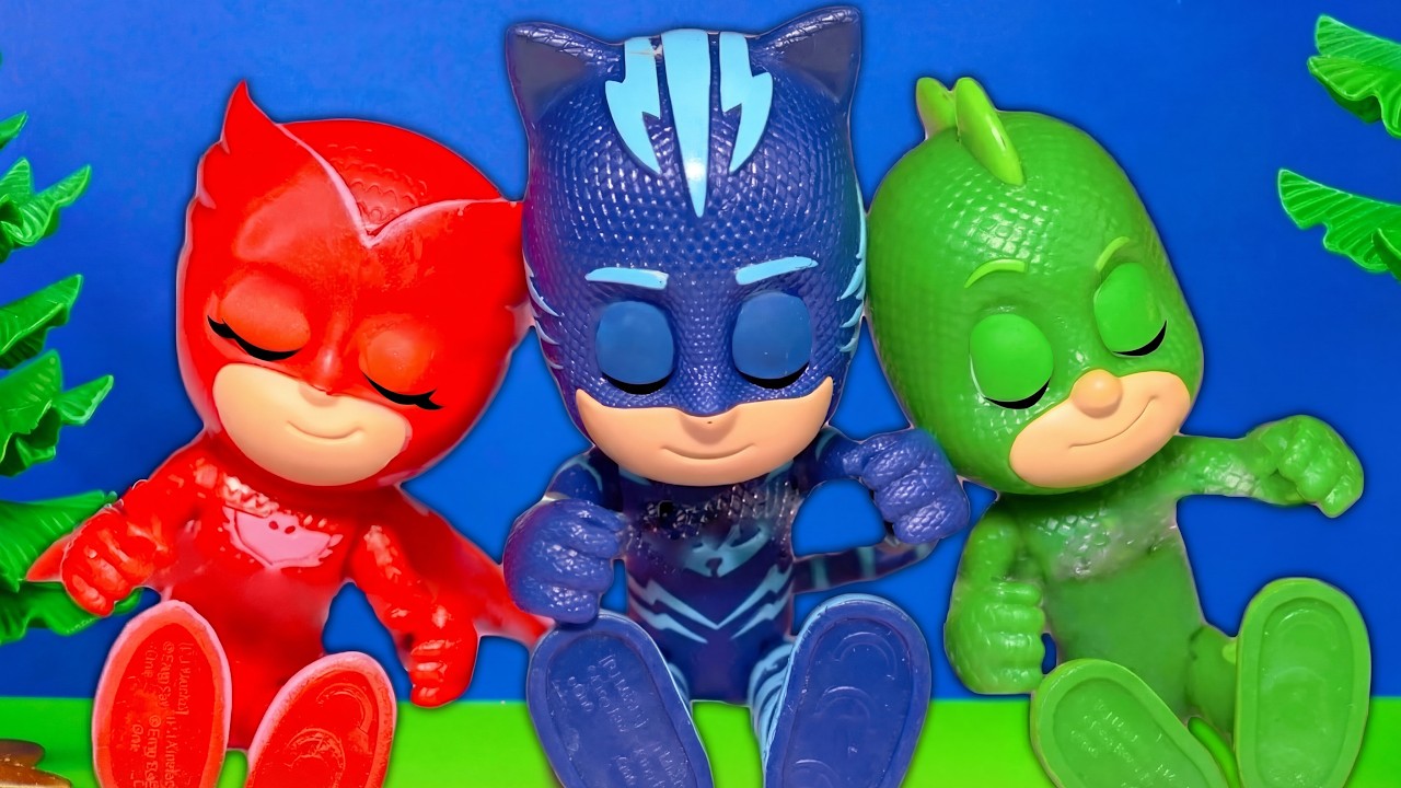 Vampirina Stops Romeo and Wakes Up the Sleeping PJ Masks Toys