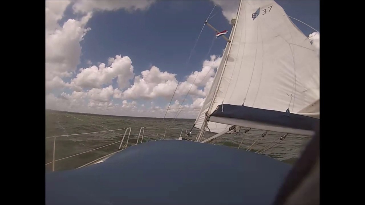 heavy weather sailing Bavaria 37 Crusier in 30 knots
