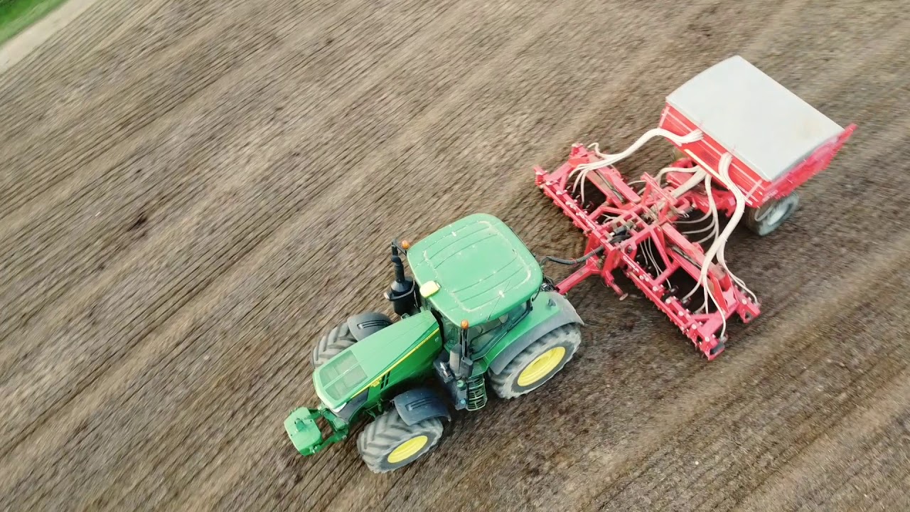 Sola sd 1605  & John Deere 7230R seeding barley