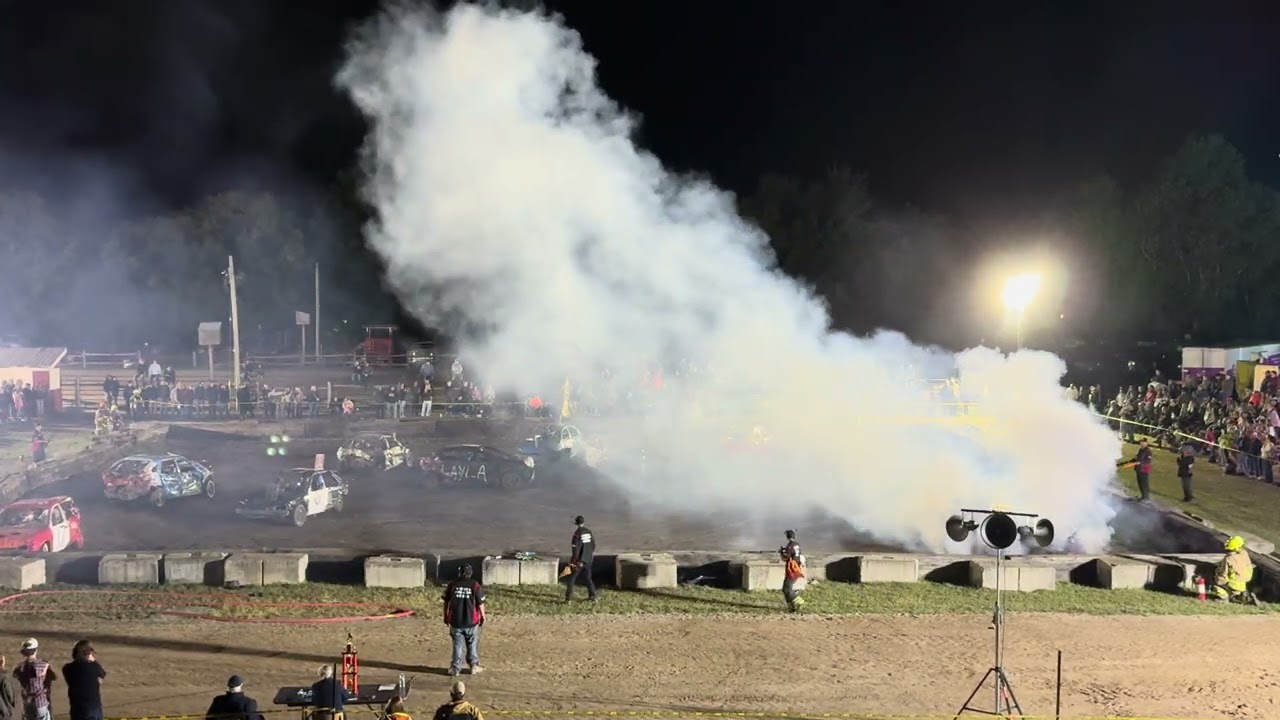 Renfrew fair demolition derby mini final 