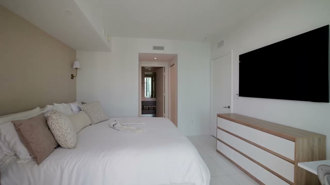 Brickell SLS for Sale updated 2 bed + Den