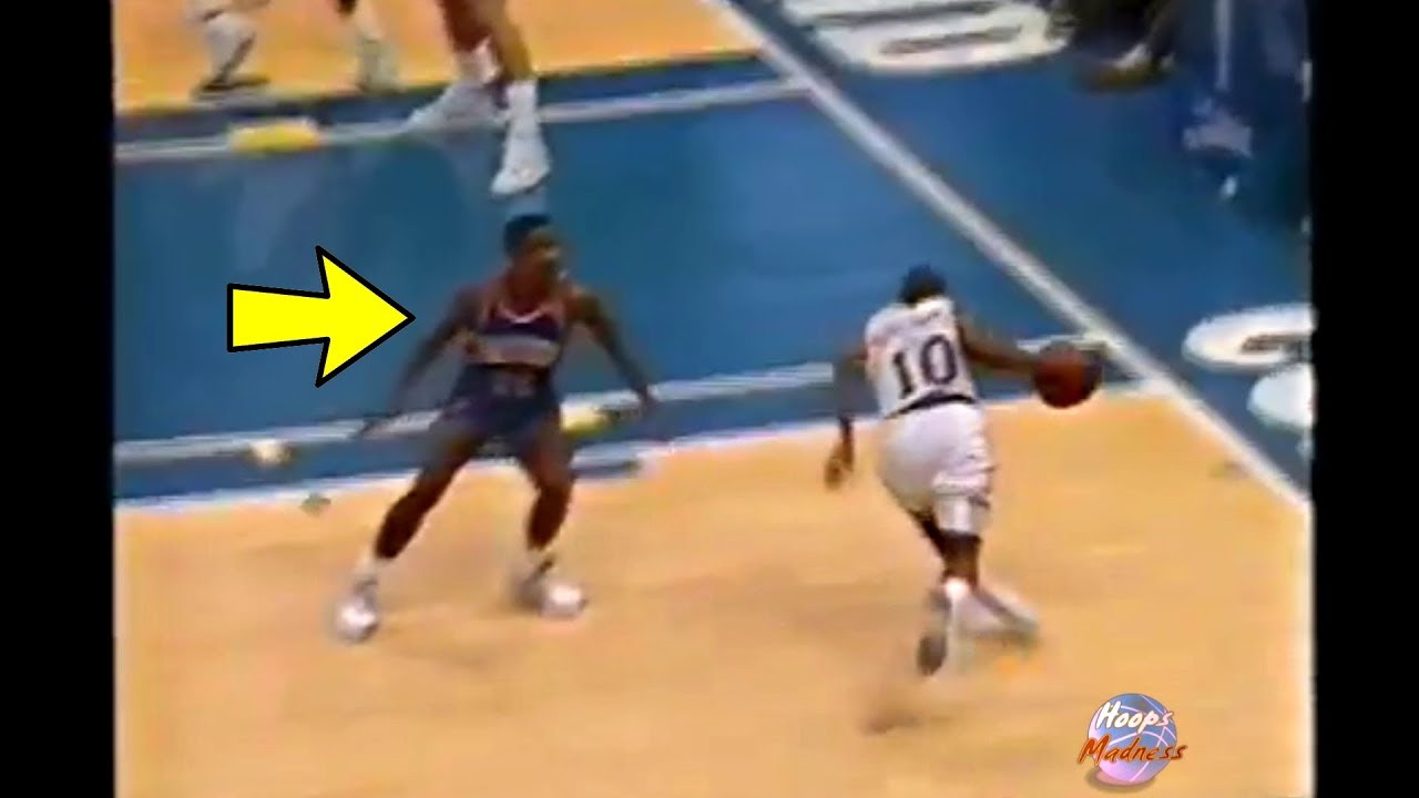 Tim Hardaway Killer Crossover on Isiah Thomas!