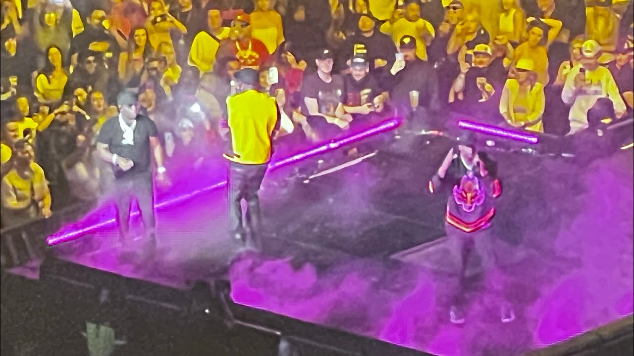 50 Cent &ldquo;window shopper&rdquo; with banks and yayo, #calgary #calgaryalberta #concert