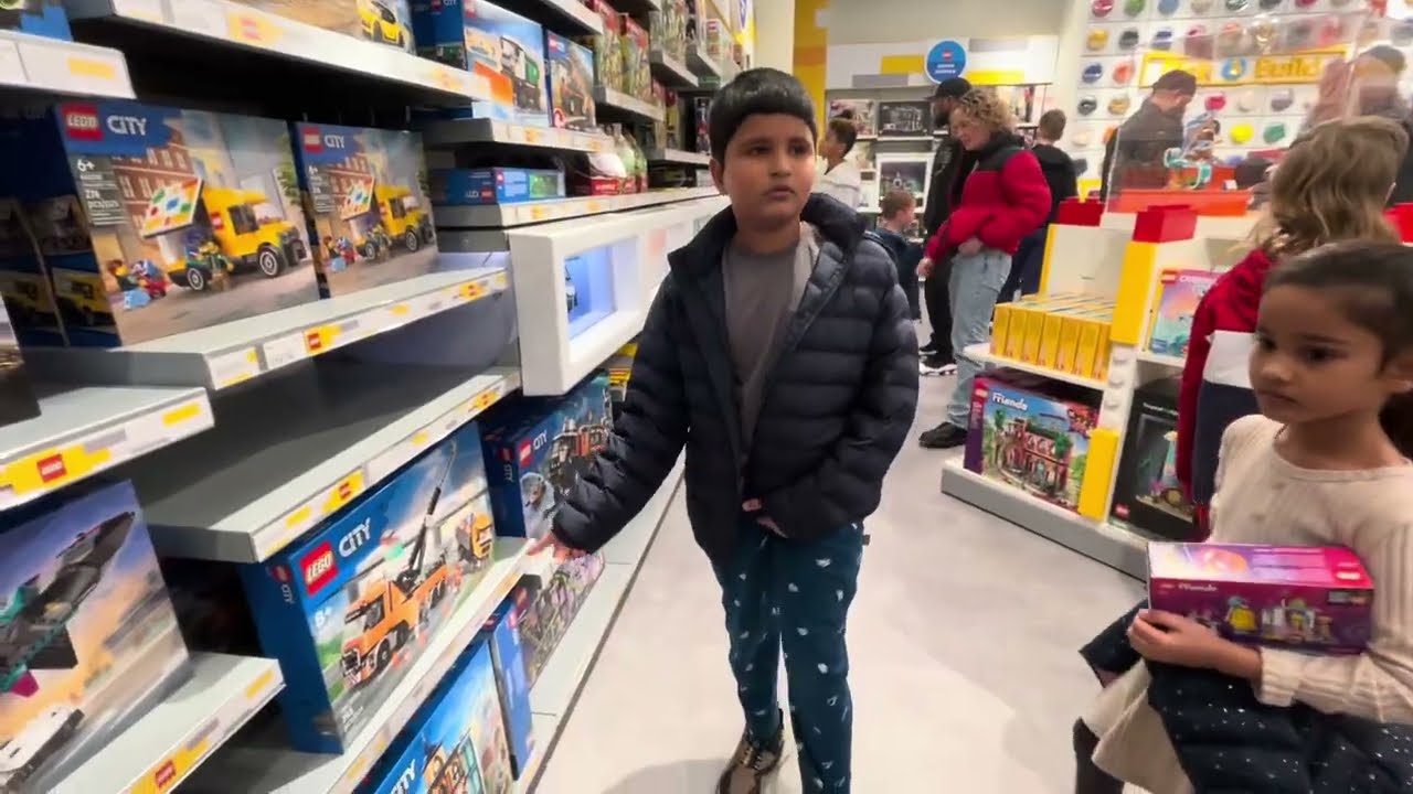 Guildford town centre mall | Canada 