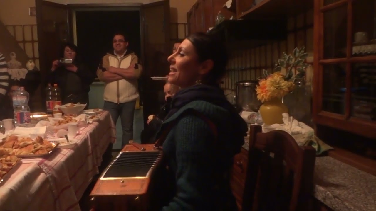 ANNA CINZIA VILLANI bella ci dormi organetto e voce