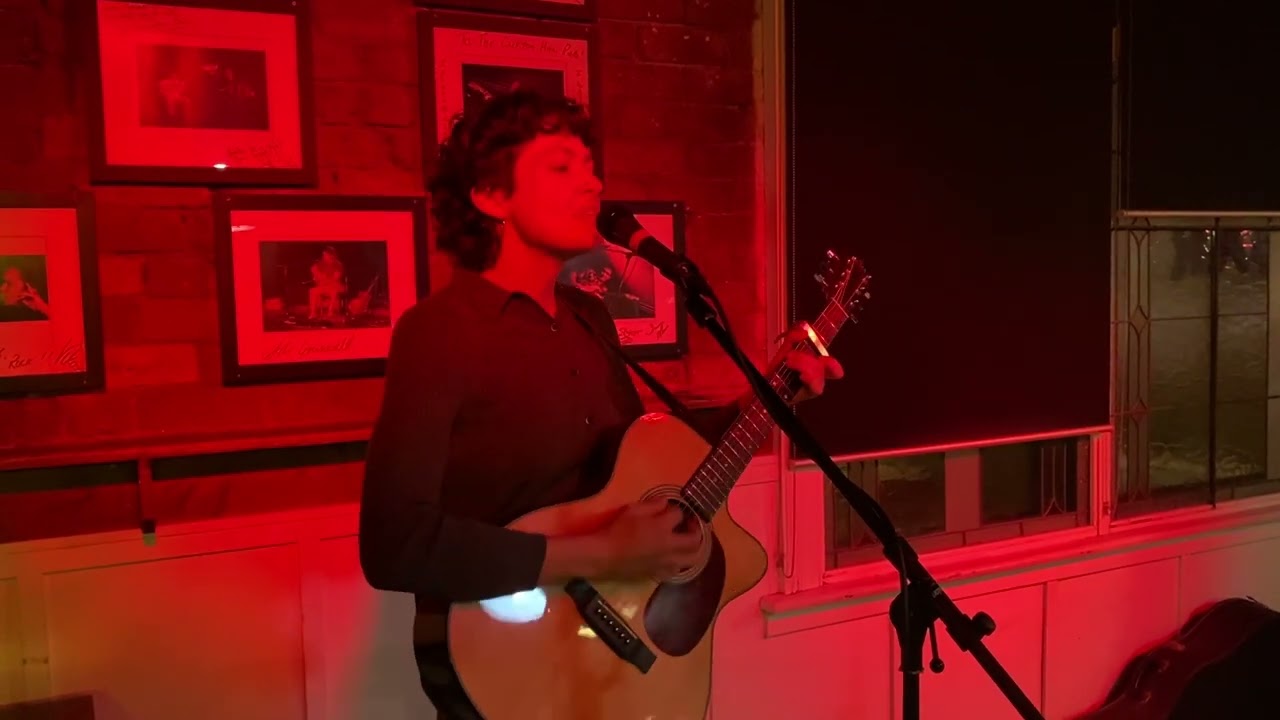 Lucy McLush at Clifton Hill Brewpub Open Mic