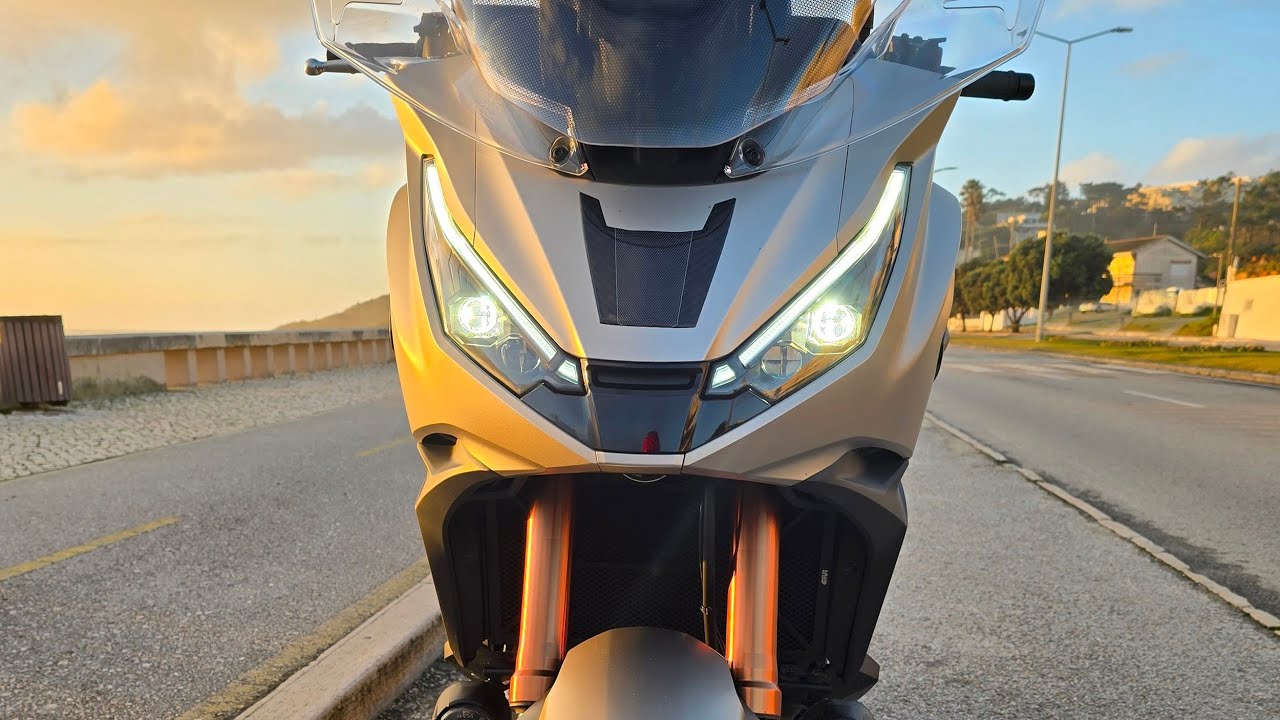 Honda NT1100 2025 new model🏍️ lighting test, at night and in fog 💡🔦