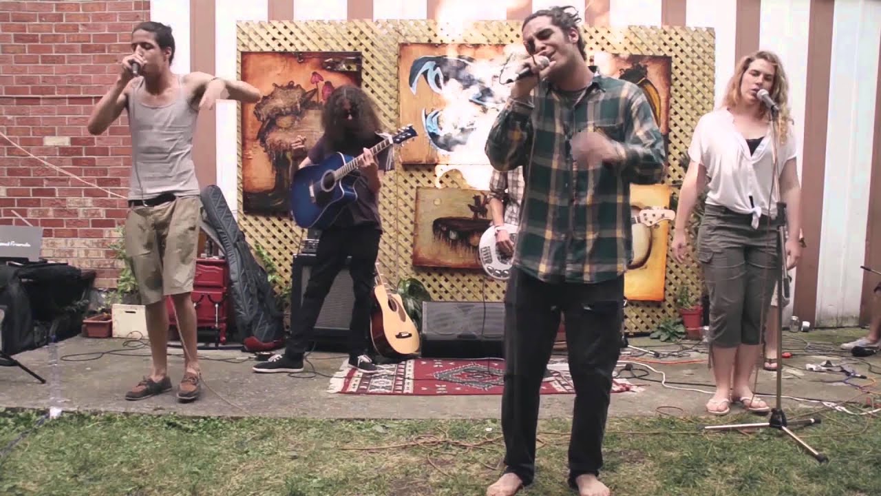 Clay and Friends feat. Laurianne - Snow worries - In my garden