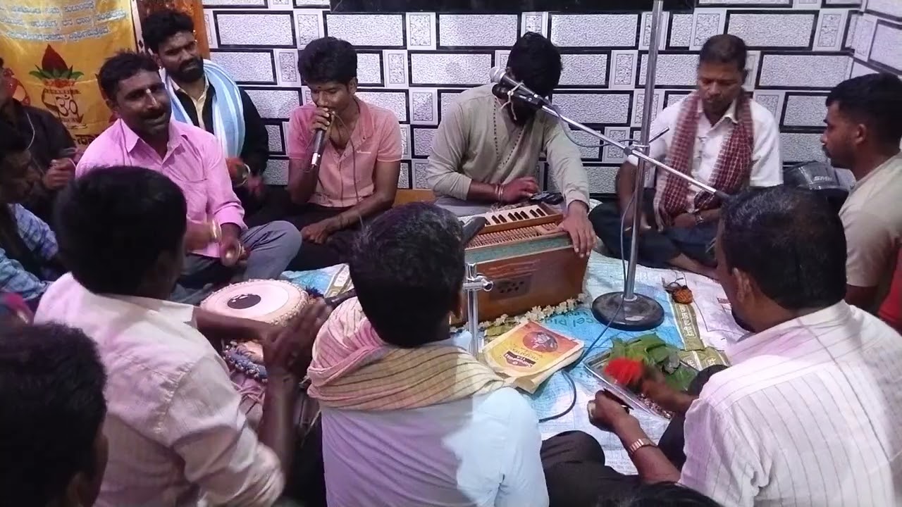 ಶಿಂಗನಹಳ್ಳಿ ಗ್ರಾಮದಲ್ಲಿನಡೆದ ಭಜನಾ ಕಾರ್ಯಕ್ರಮ ಶ್ರವಣ್ ಕುಮಾರ್ ರಾಮದುರ್ಗ