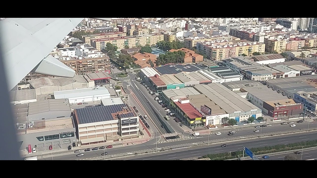 aterrizaje en aeropuerto de Manises, Valencia (España)