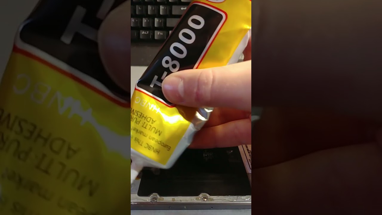 Jak zamontować nową klapkę tylną za pomocą kleju T7000 w smartfonie? Poradnik. (nie dotyczy iphonów)