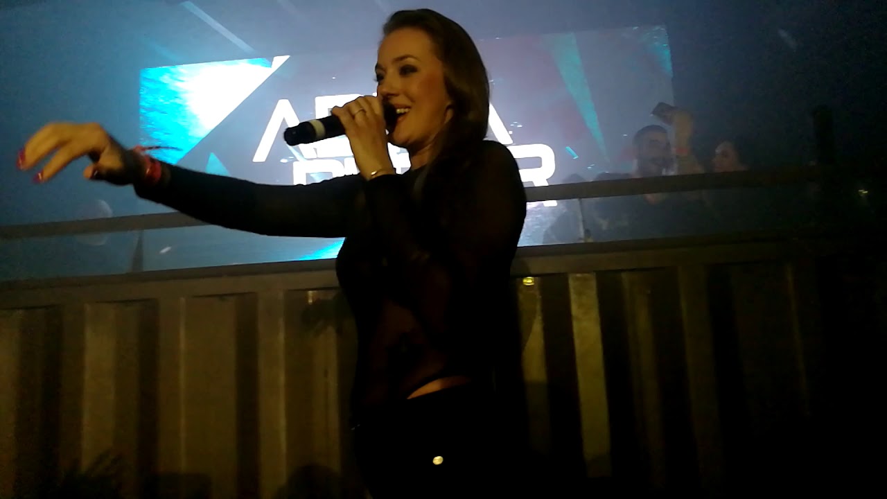 Adina Butar (Live)
