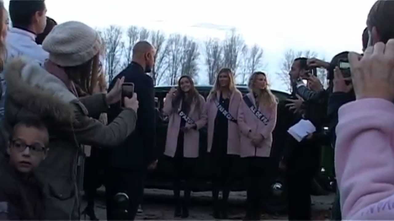 Sylvie Tellier et les 33 candidates de Miss France 2015 inaugurent le march&eacute; de Noel d'Orl&eacute;ans