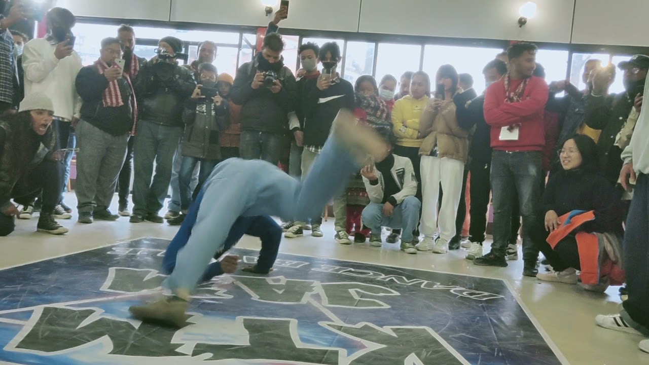 Bboy b-quick vs Bboy tricky tricks(Final battle)ktm jam vol1