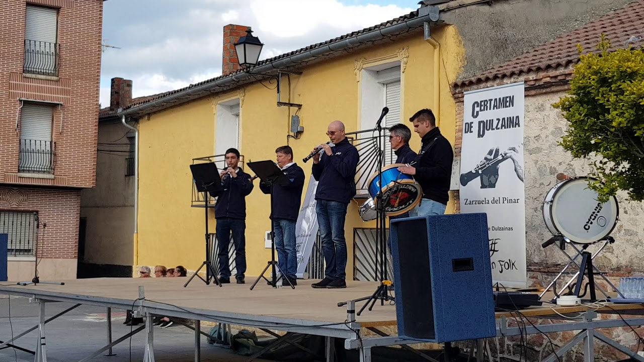 Certamen de dulzaina de Zarzuela del Pinar, Badut interpretando Cartagenera