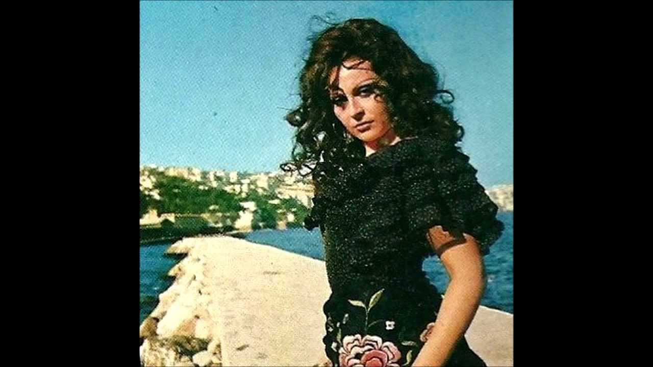 ANGELA LUCE - PURTATELE 'STI RROSE