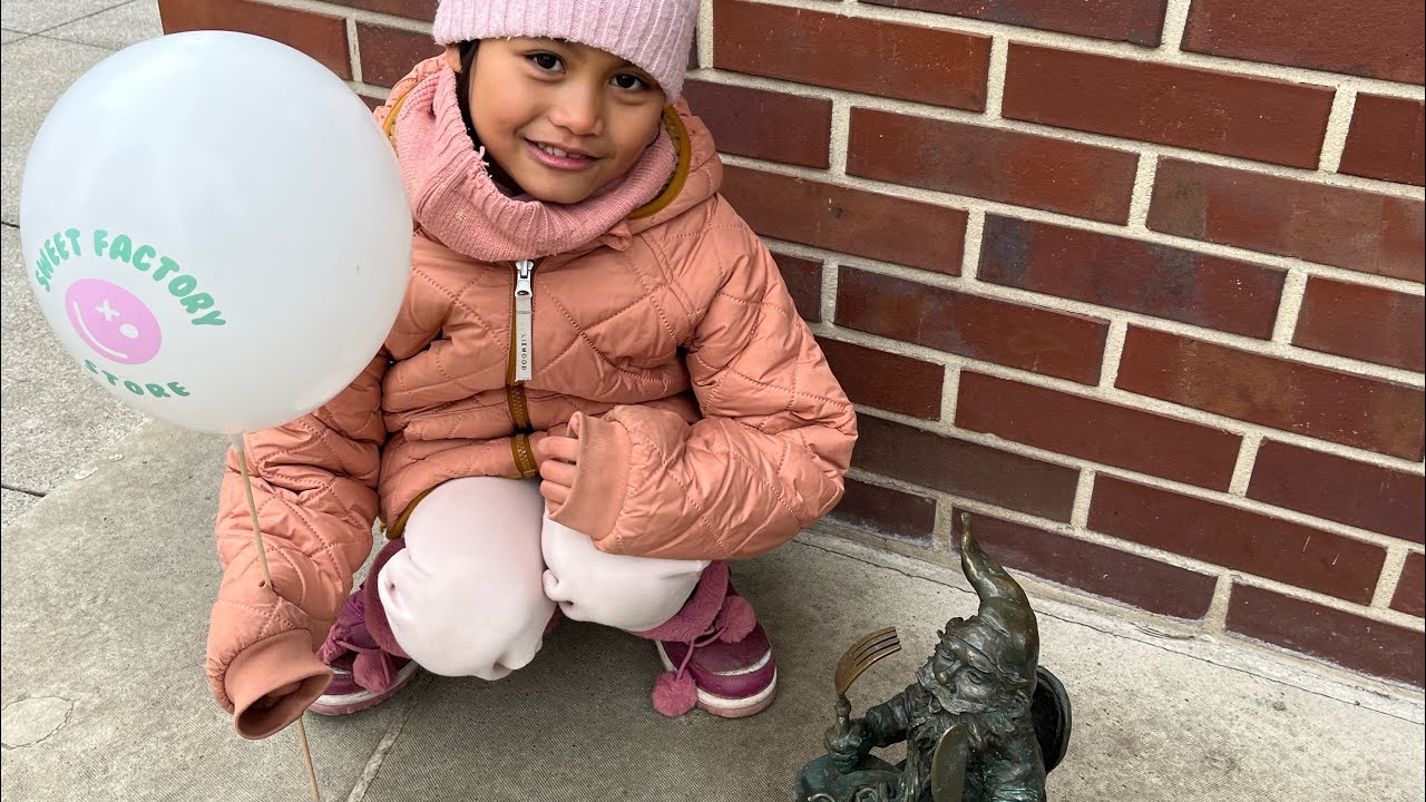 Latisha finds little men in Wroclaw
