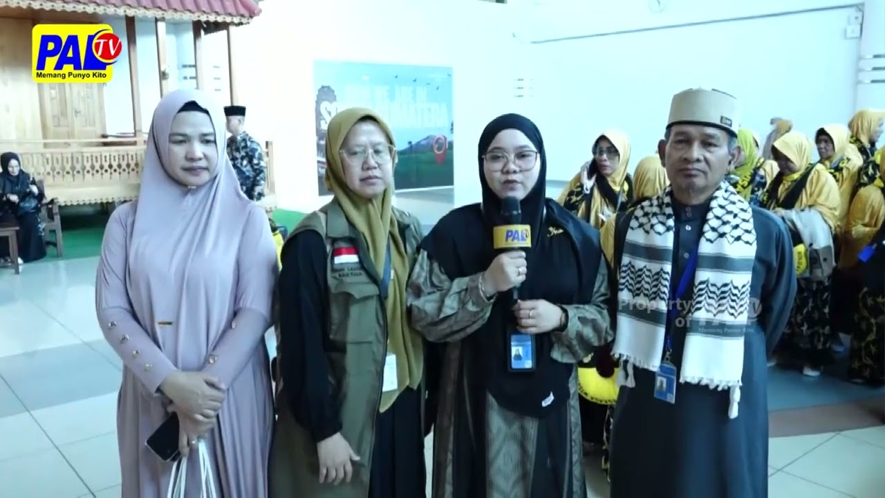 HOLIDAY ANGKASA WISATA BERANGKATKAN JEMAAH UMROH PAKET 13 HARI