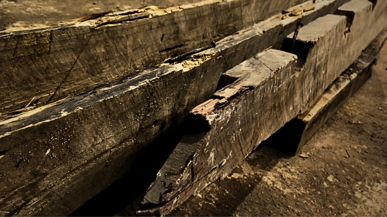 Skilled Woodworkers Transform Decayed Wood from an Old House into a Beautiful Table