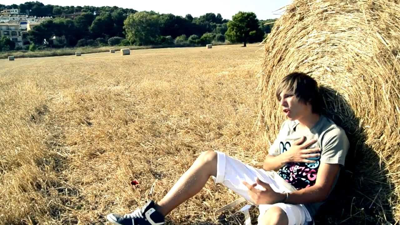 FraagMalas - Volar (Videoclip Official 2011)  - Twitter:officialfraag