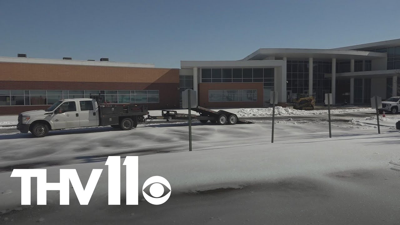 Arkansas school districts weighing options of keeping school closed during icy conditions