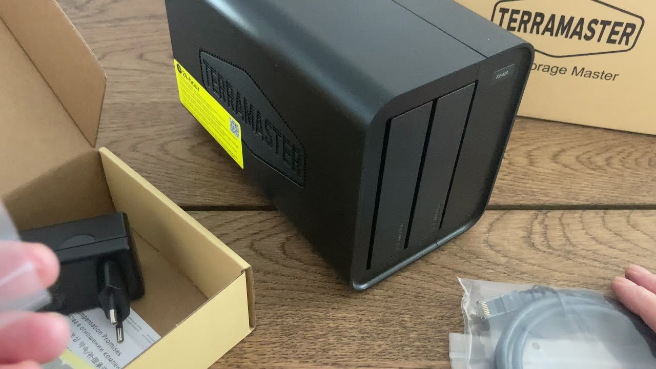 Unboxing: TerraMaster F2-424