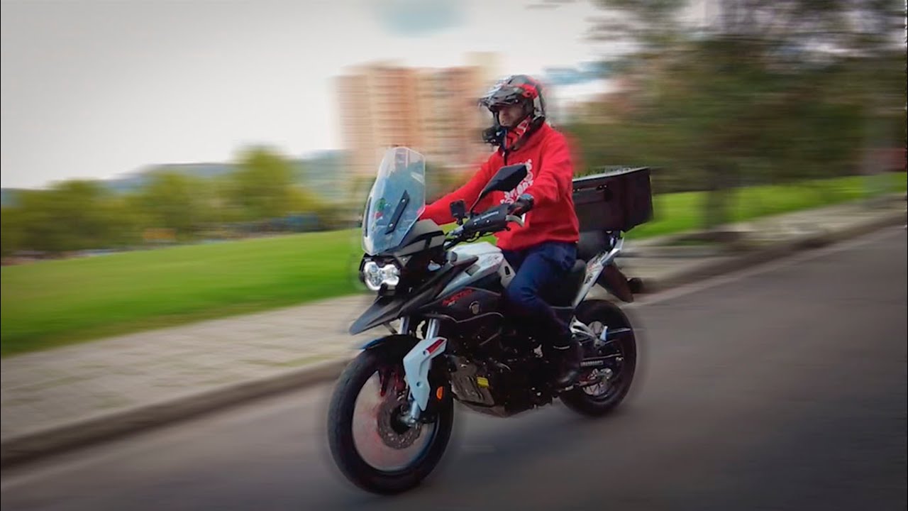 Probando una AKT -TT Adventour 250 FI - Turismo