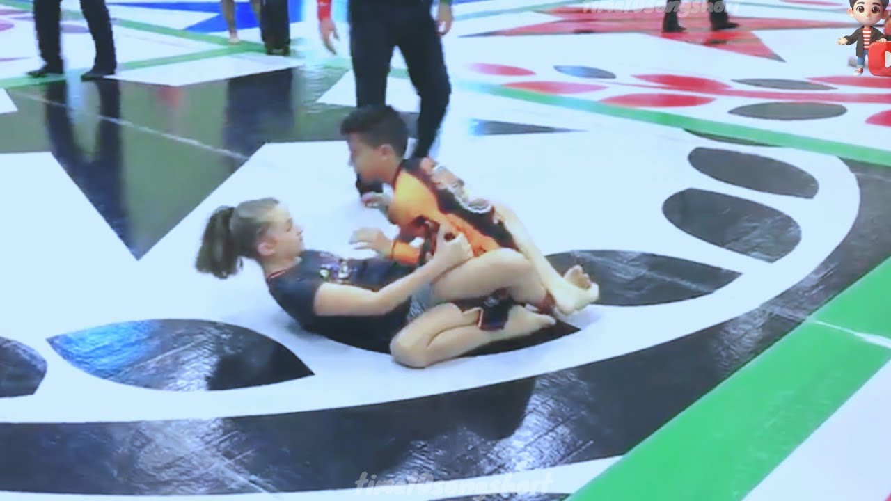 Young Champion Takes Full Mount 😳 Intense Kids Grappling Match! #bjj#jiujitsu #wrestling #mma 