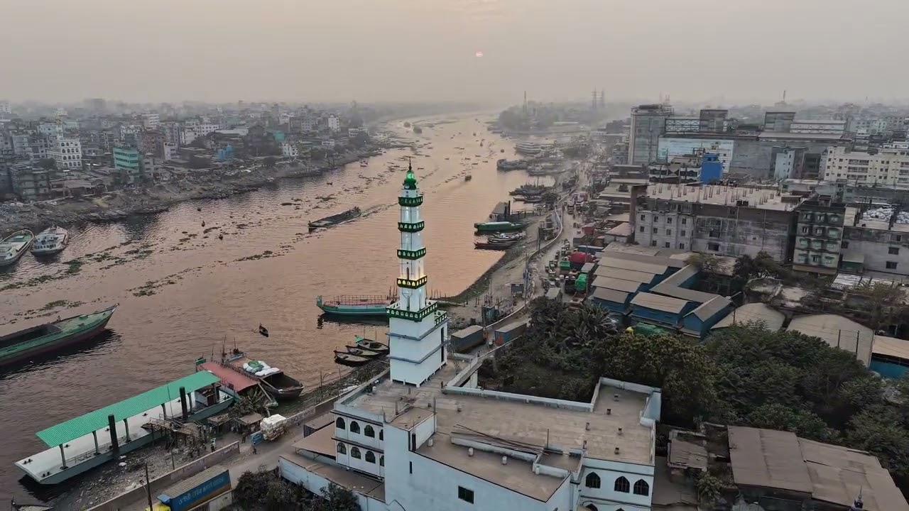 আযানের ডাকে শান্তি খুঁজি 🤍
