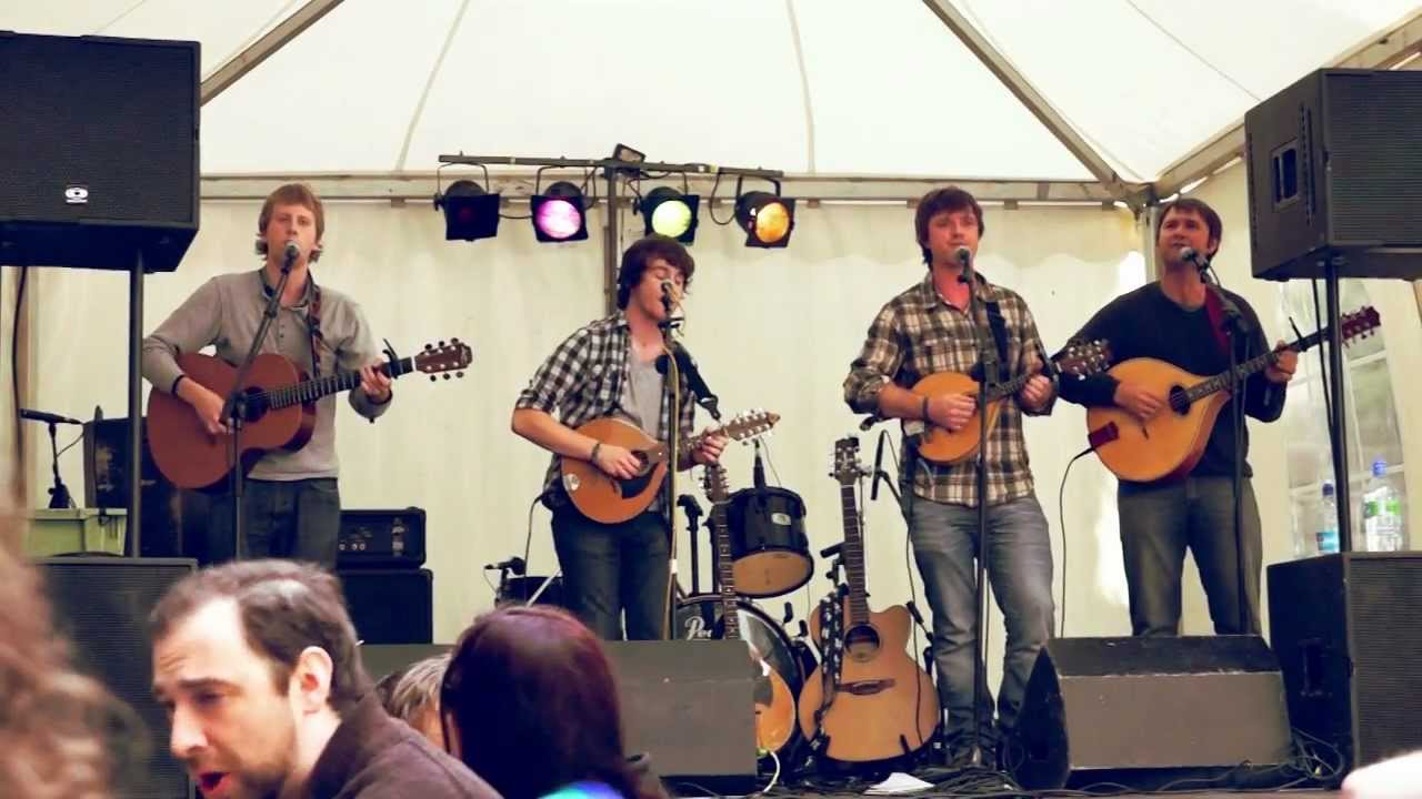 The Mandolas - Raise a Glass