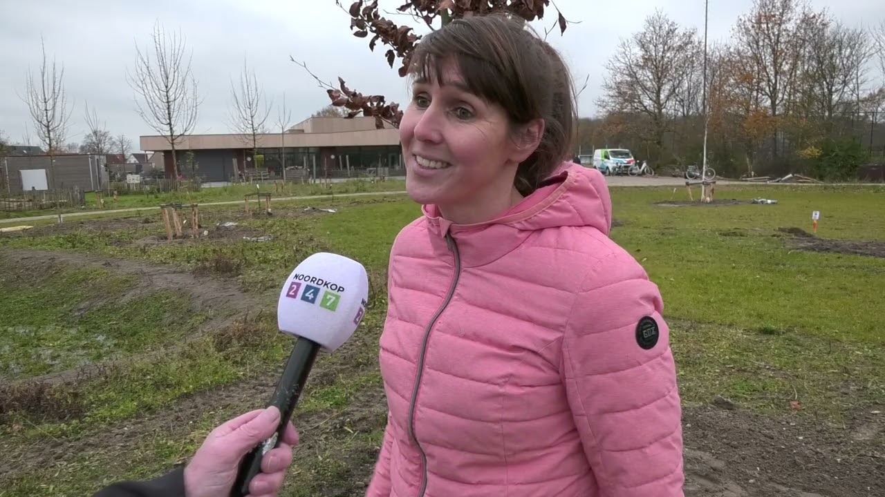 Eerste bomen Inspiratietuin Slootdorp