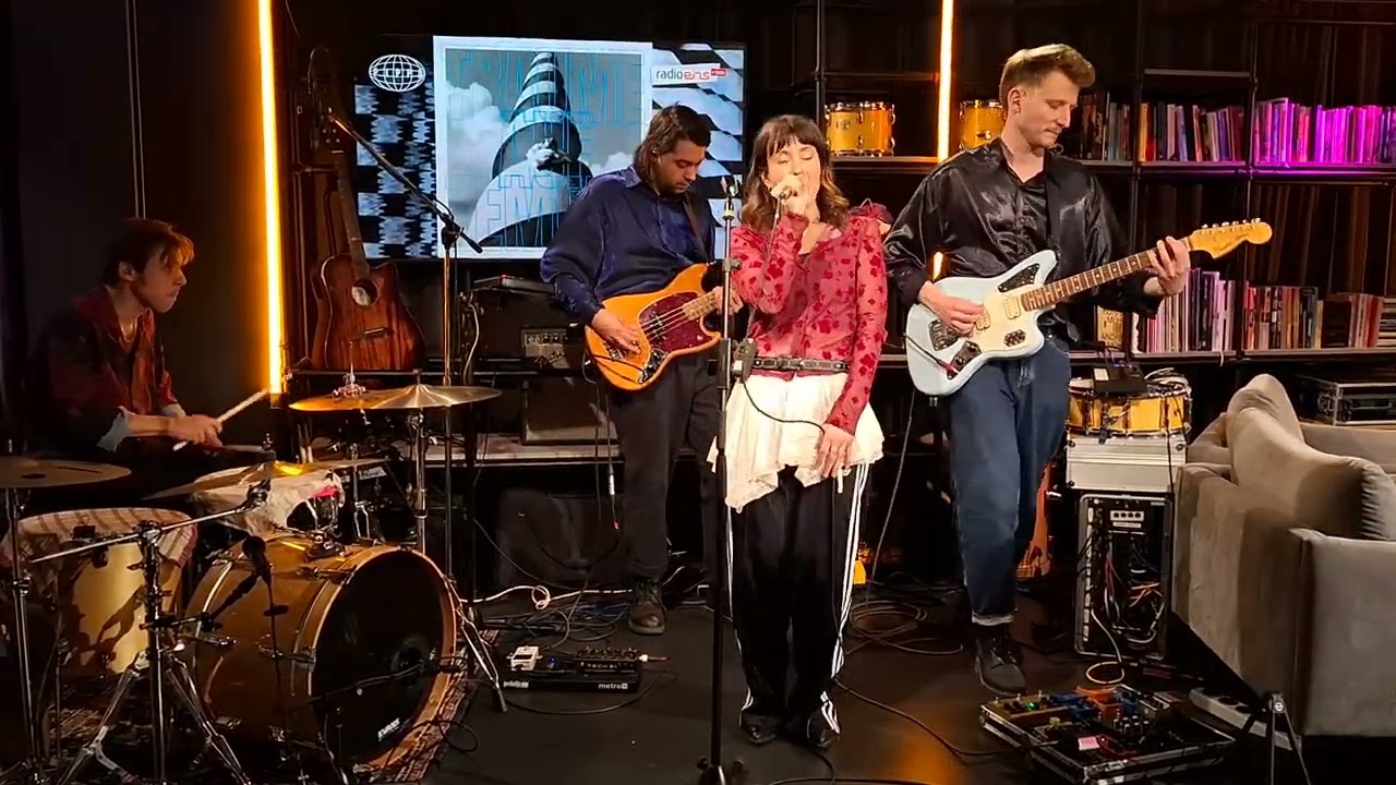 Pippa - Verstand - live im Studioeins von radioeins im BikiniHaus am Zoo Berlin am 3.4.2025 .