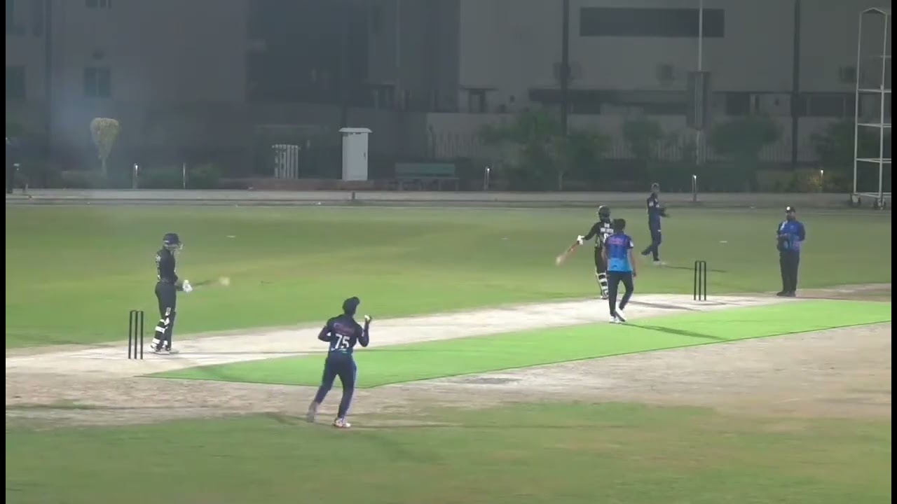 Ali Shabbir bowling in Gani institute of cricket at Lahore next Shoaib Akhtar subscribe my chennel 