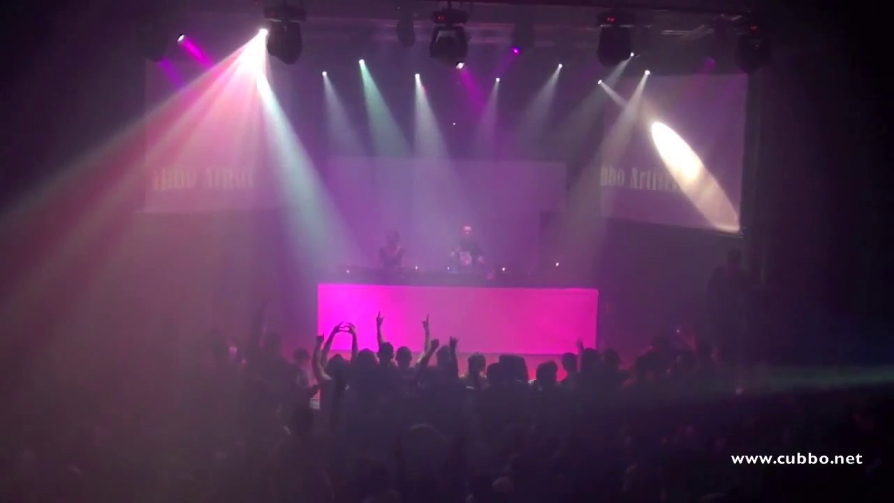 HardTechno:  Lukas + Fernanda Martins 4decks @ Industrial Copera SPN DEC/ 2011 (VideoSet)