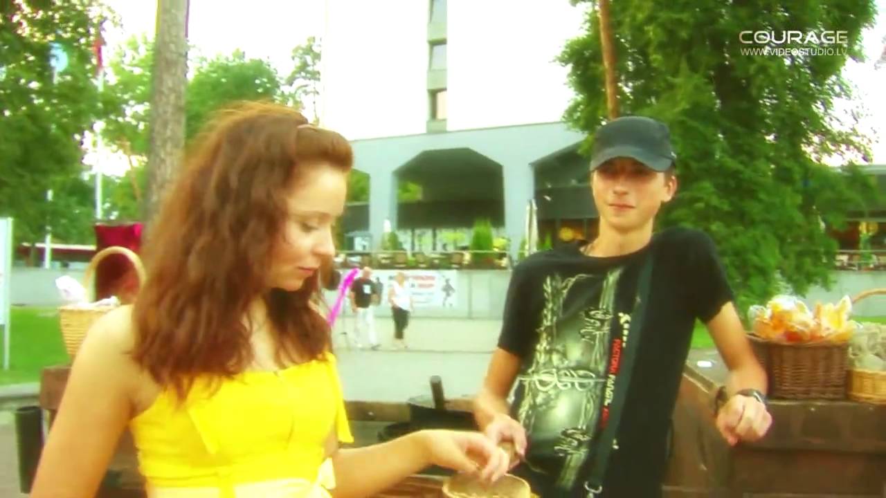 Courage 1 Выпуск Salsa Flash Mob 2010
