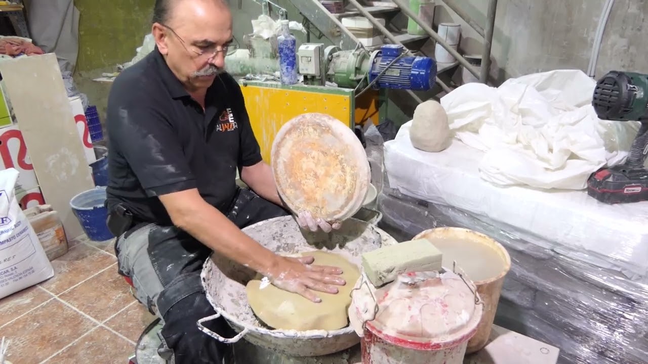 Curso de Cerámica PEGAR SOLERA AL TORNO ALFARERO
