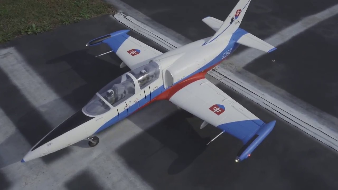 Freewing L-39 Albatros Maiden in dumb winds