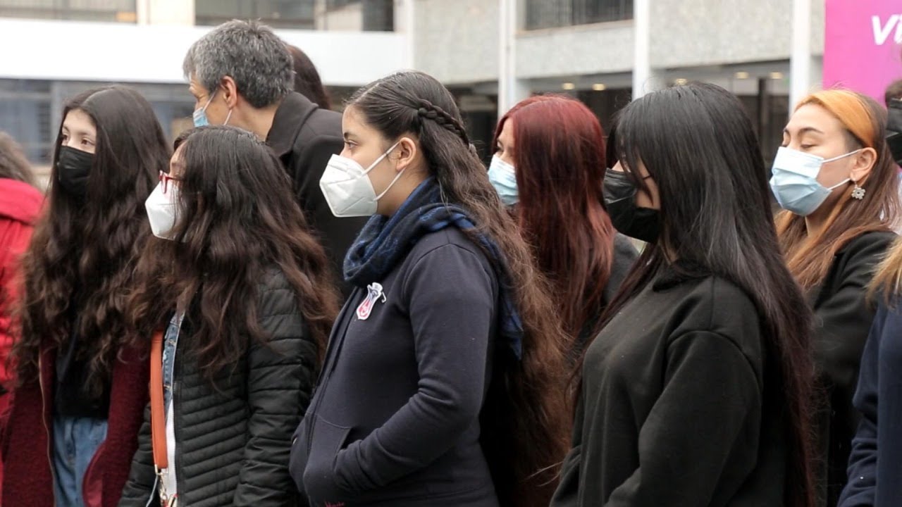 Instituto Nacional recibe a sus primeras alumnas en más de 200 años