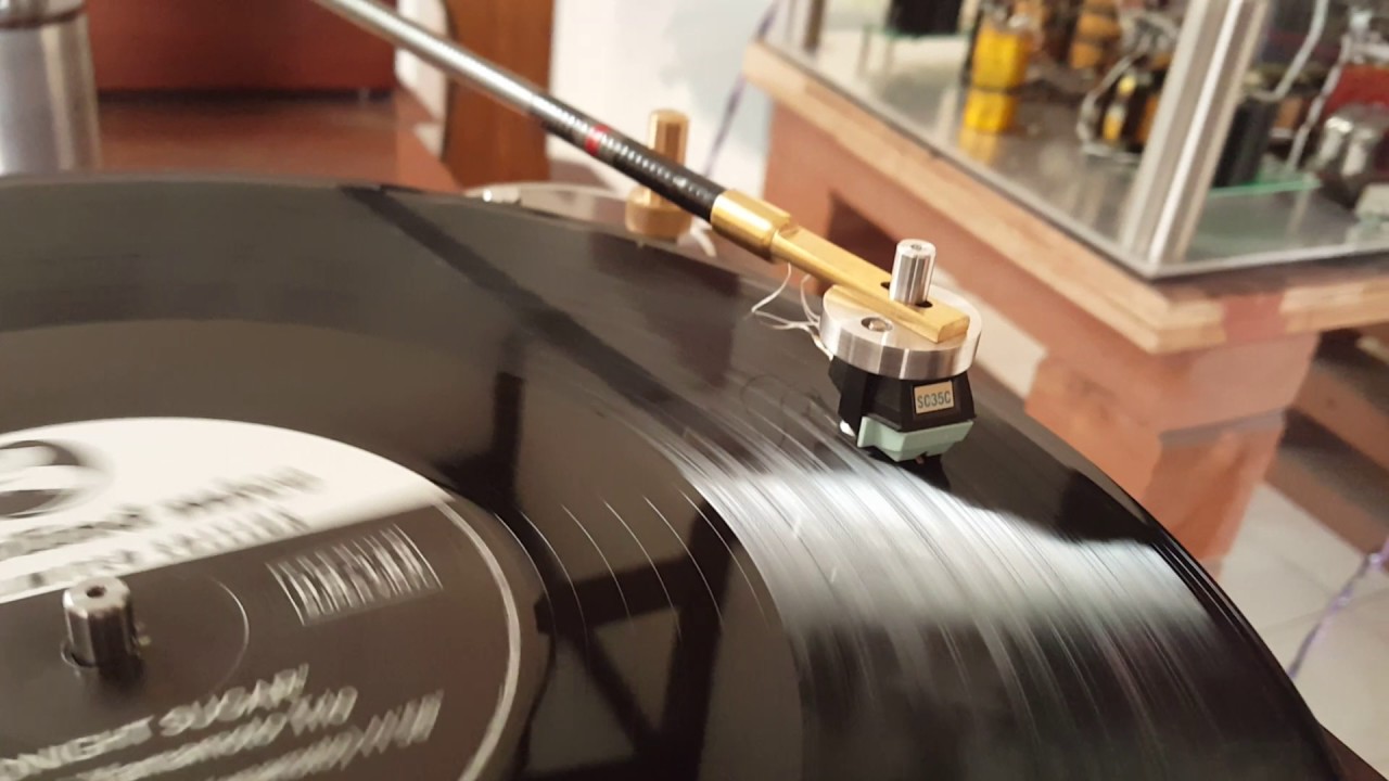 DIY Tonearm used Carbon fiber tube  trial tested.