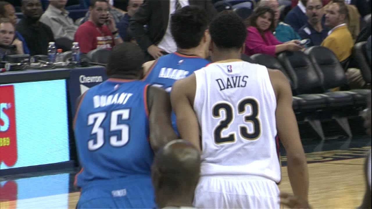 Kevin Durant Scores 27 Points in Season Debut