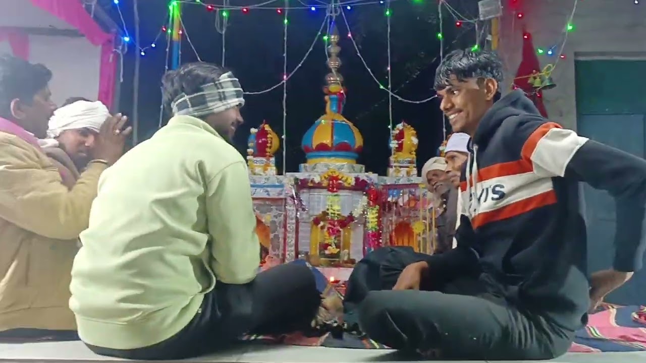 Sri Devi baba maharaj ki got  Gram Kamtari, konch, jalaun @moharsingh1281 
