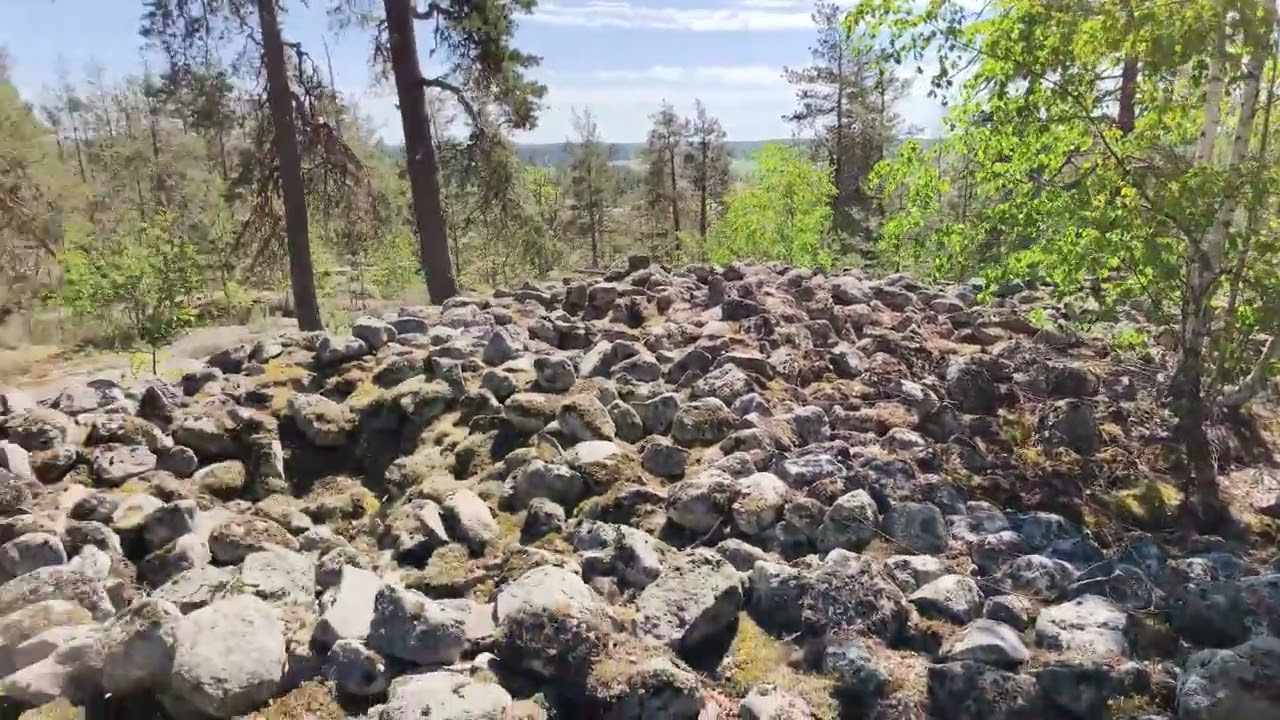 Röykkiöhaudat, kotiseutumuseo ja kivikirkko Siuntio