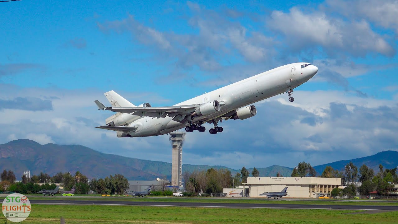 McDonnell Douglas MD-11F taking-off from Santiago. Plane spotting at Pudahuel [SCL] airport.