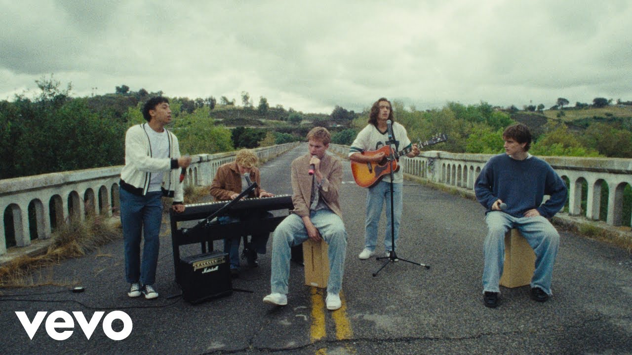 FULL CIRCLE BOYS - M80 (Acoustic)