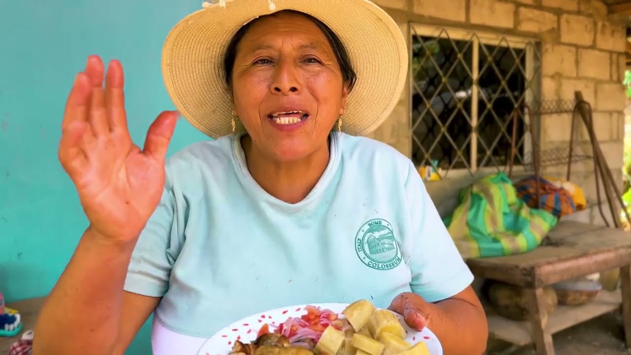 Estas tripas y cueros asados con guineos y ensalada son lo más deliciosas
