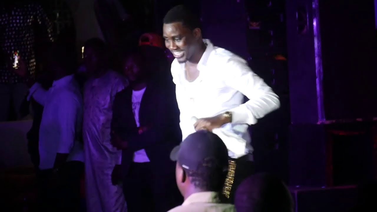 Wally B. Seck - Live 