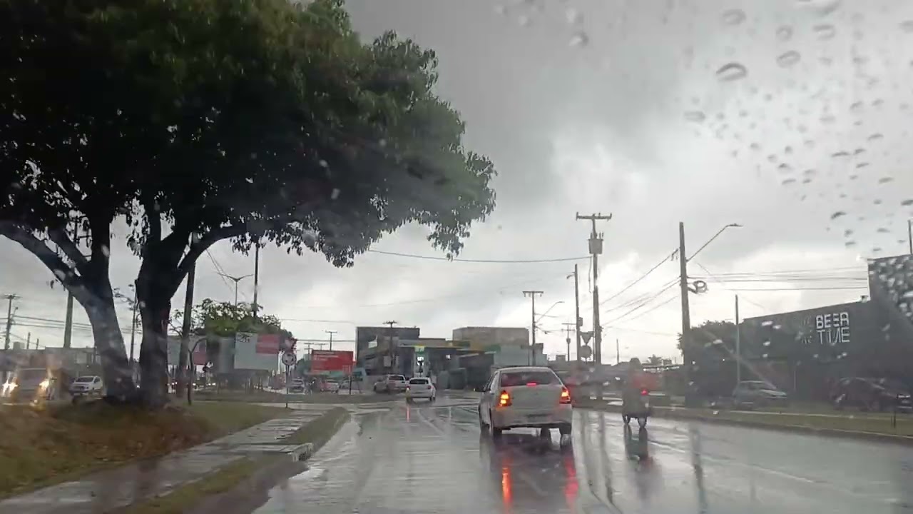 A chuva hoje em João Pessoa fez grandes estragos 