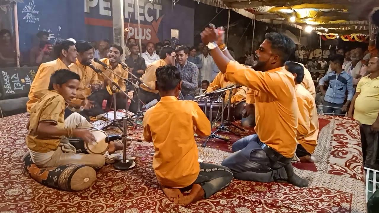 श्री कृष्ण मंडल हरदा,नन्हे से बालक की ढोलक की ताल पर झूमे दर्शक,सास बहू की अछूती कहानी, भरपूर आनंद