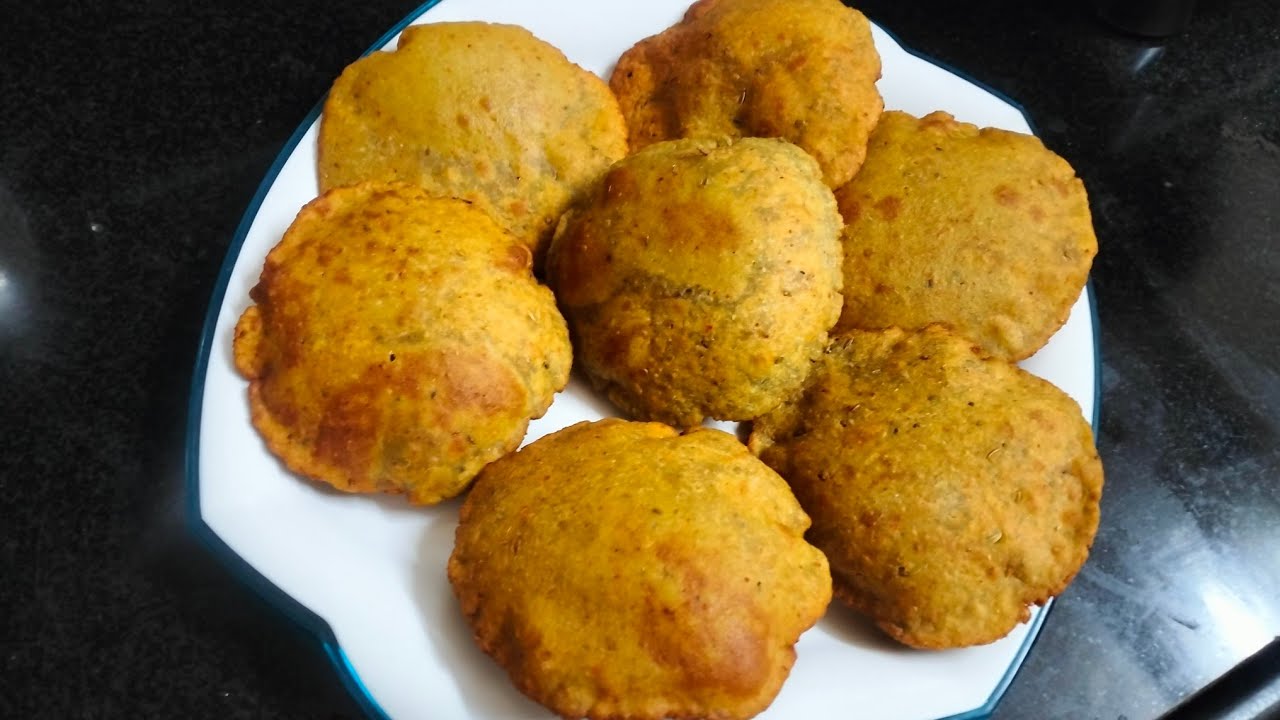 Matar Masala Puri | हरे मटर की पूरी | Green Peas Masala Poori Recipe |